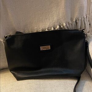 Black Women's Crossbody Bag - Classic Leather Look